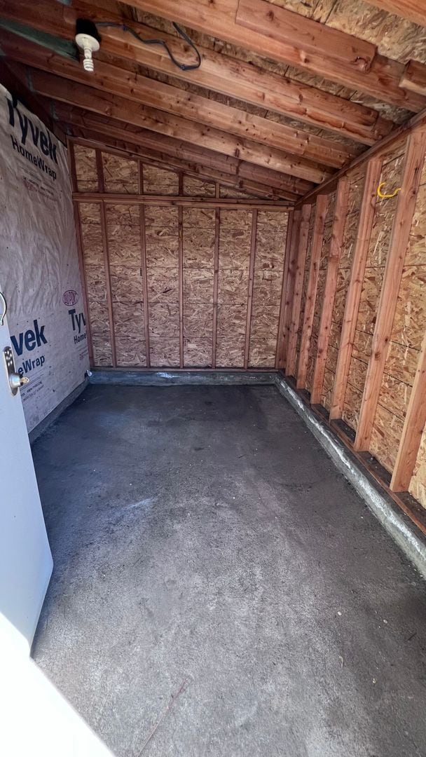 Building Photo - 4 bedroom 2 bath home Available Now!!!