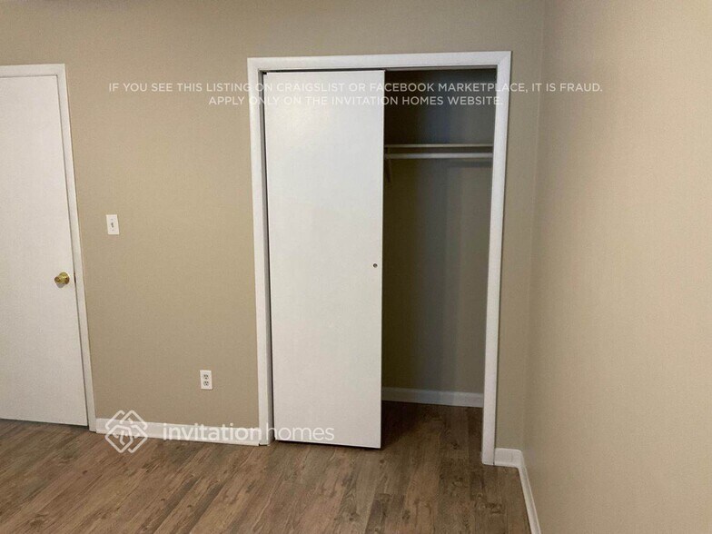 Building Photo - 3831 Parkside Dr