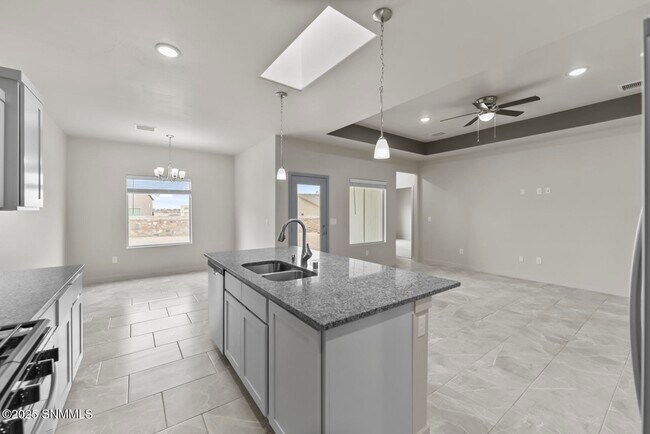 Building Photo - 3684 Springhaven Lp