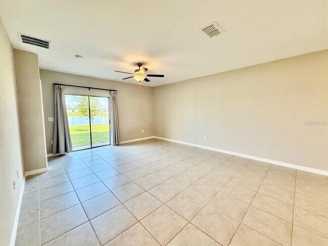 Building Photo - 1036 Royal Empress Dr