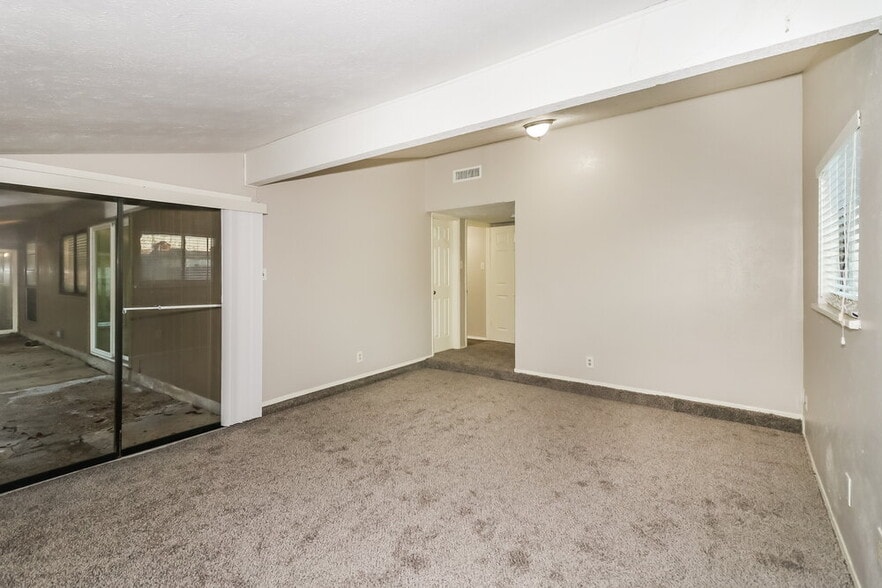 Building Photo - 15614 Mendocino Dr