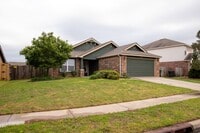 Building Photo - 3 Bed / 2 Bath in Owasso!