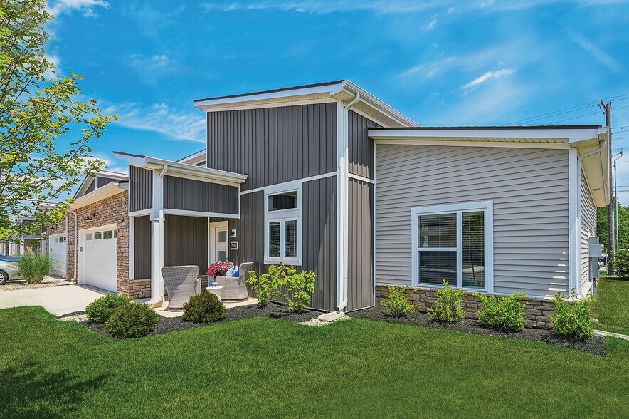 2 Bedroom | Entrance - Sugar Maple Commons