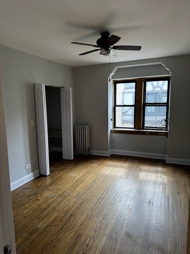 Building Photo - 5655 N Spaulding Ave