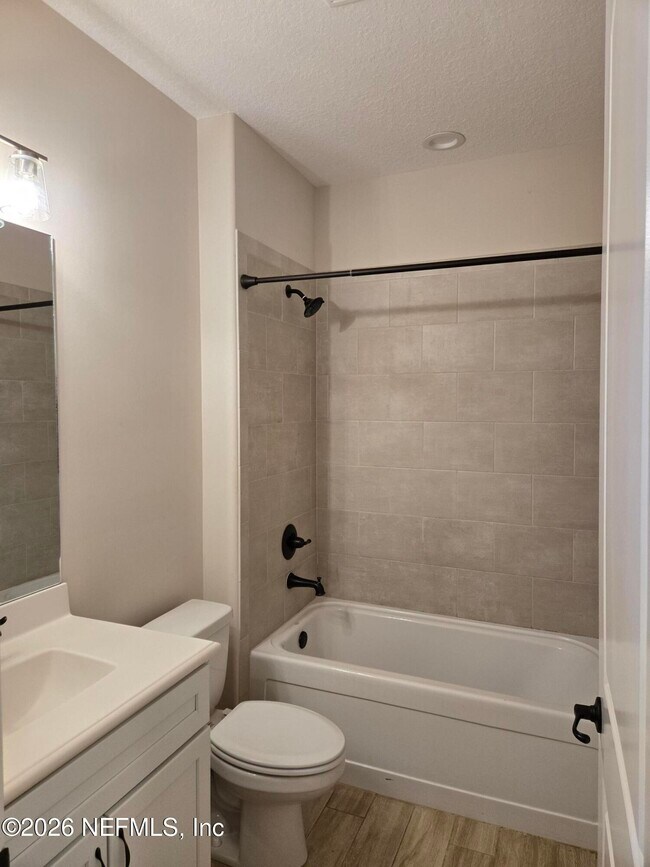 Building Photo - 835 Silver Pine Dr