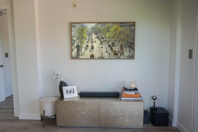 Building Photo - 1918 Brickell Ave