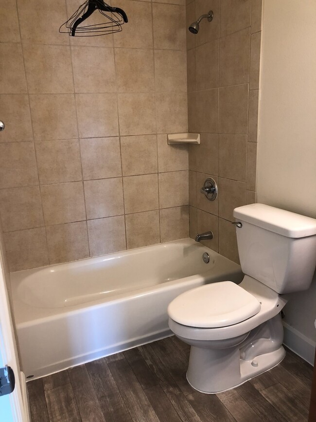 Building Photo - 3318 Beach Dr SW
