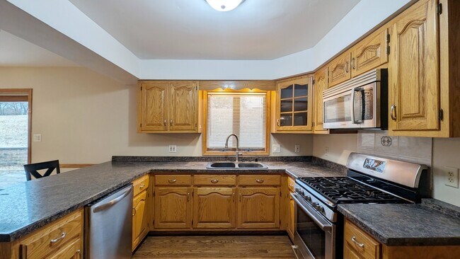 Building Photo - 205 San Carlos Rd