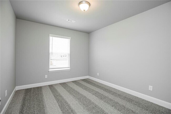 Building Photo - 2010 Periwinkle Pl