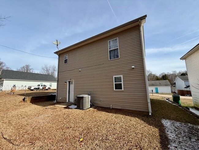 Building Photo - 3746 Glenwood Dr