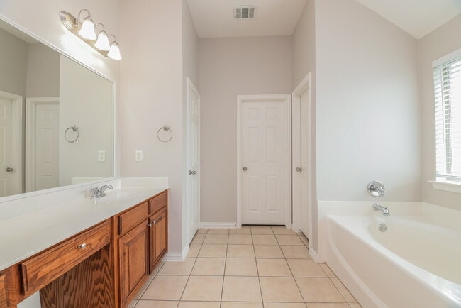 Building Photo - 1301 Maverick Ln