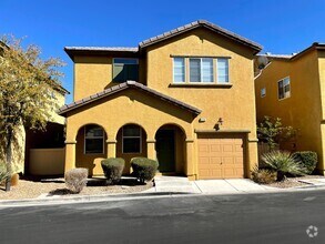 Building Photo - DARLING 3 BEDROOM, 2.5 BATH LOCATED IN GAT...