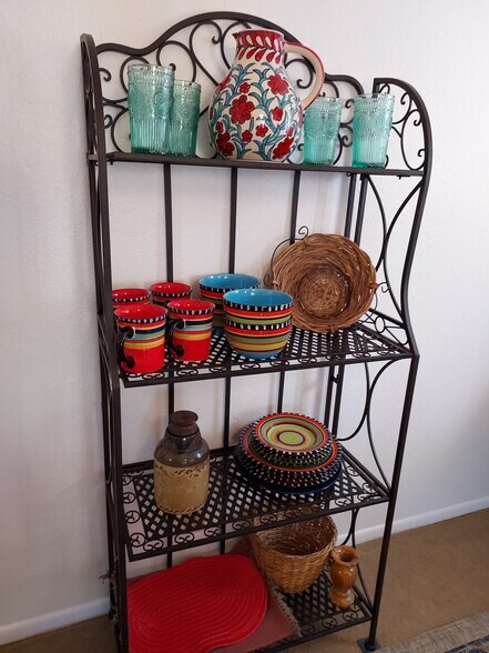 Building Photo - 941 Calle Mejia