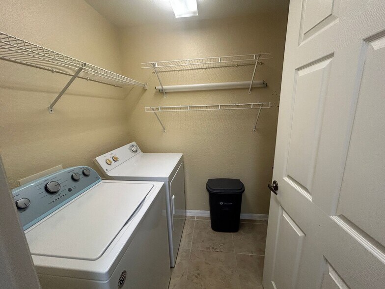 Building Photo - 2nd floor  2/2  condo in gated community