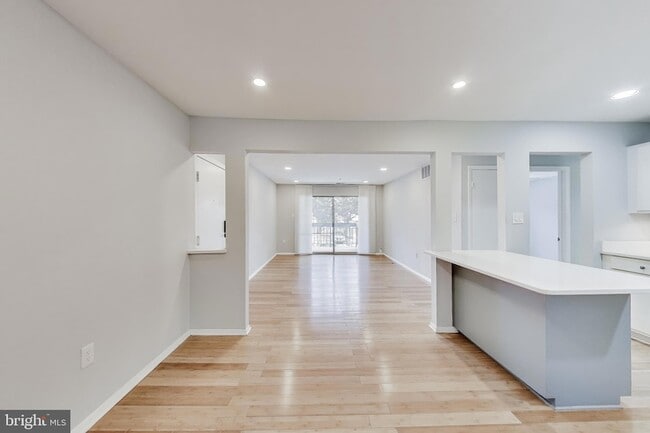 Building Photo - 7802 Guildberry Ct