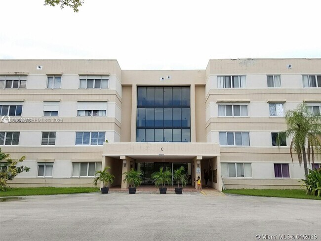 Building Photo - 14830 Naranja Lakes Blvd