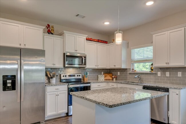 Building Photo - 108 Adelle Ct