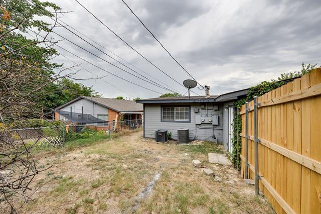 Building Photo - 5320 Lovell Ave