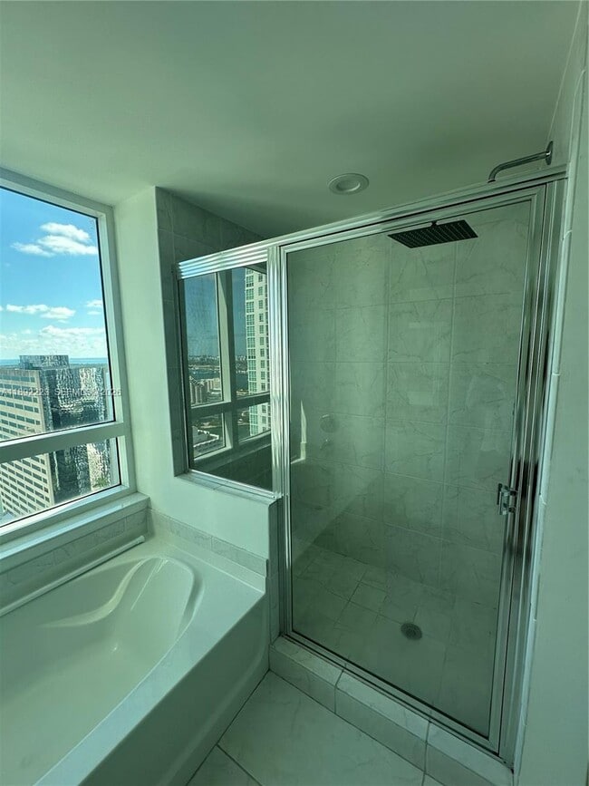 Building Photo - 951 Brickell Ave