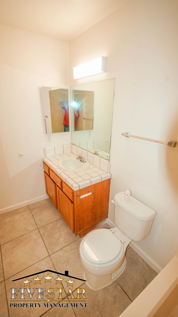 Building Photo - 5311 Sunbird Ct