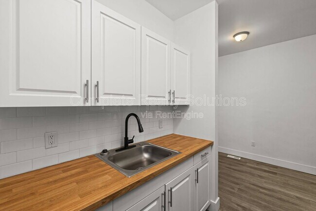 Building Photo - 3702 Meramec St