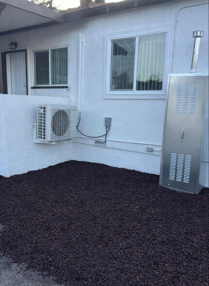 Building Photo - 1348 Olivine Ave