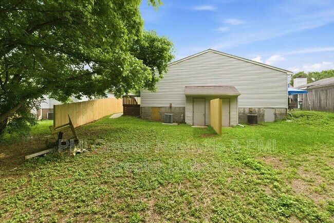 Building Photo - 3051 Casa Dr