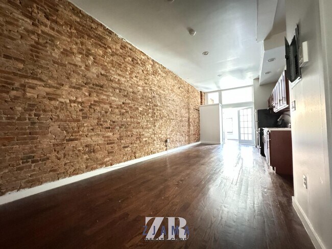 Building Photo - 308 Tompkins Ave