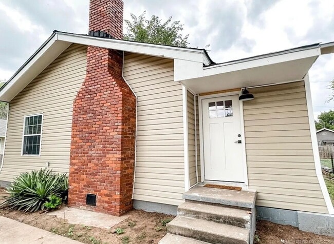 Building Photo - 3 Bedroom 2 Bath House for Lease!!