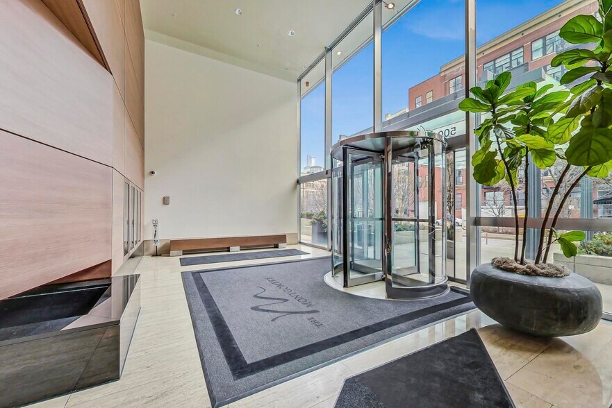 Building Photo - 1804 W Superior St