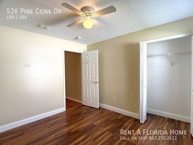 Building Photo - 526 Pine Cone Dr
