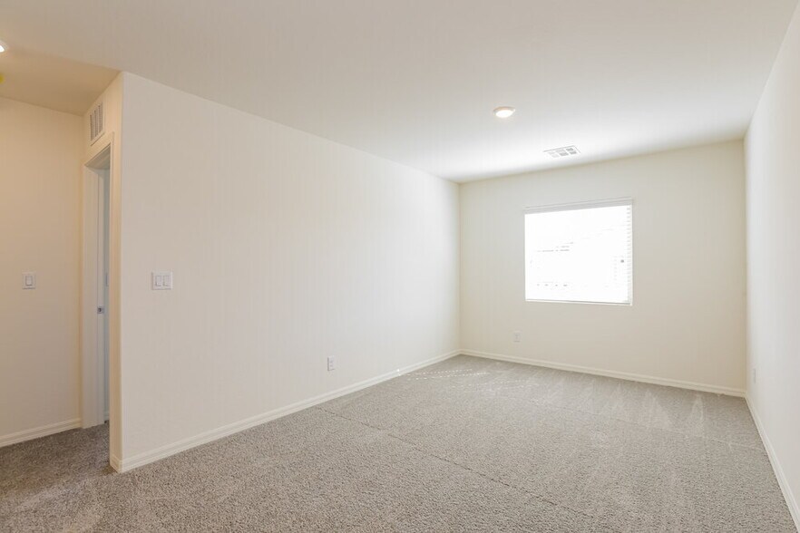 Building Photo - 1701 Desert Path Ave