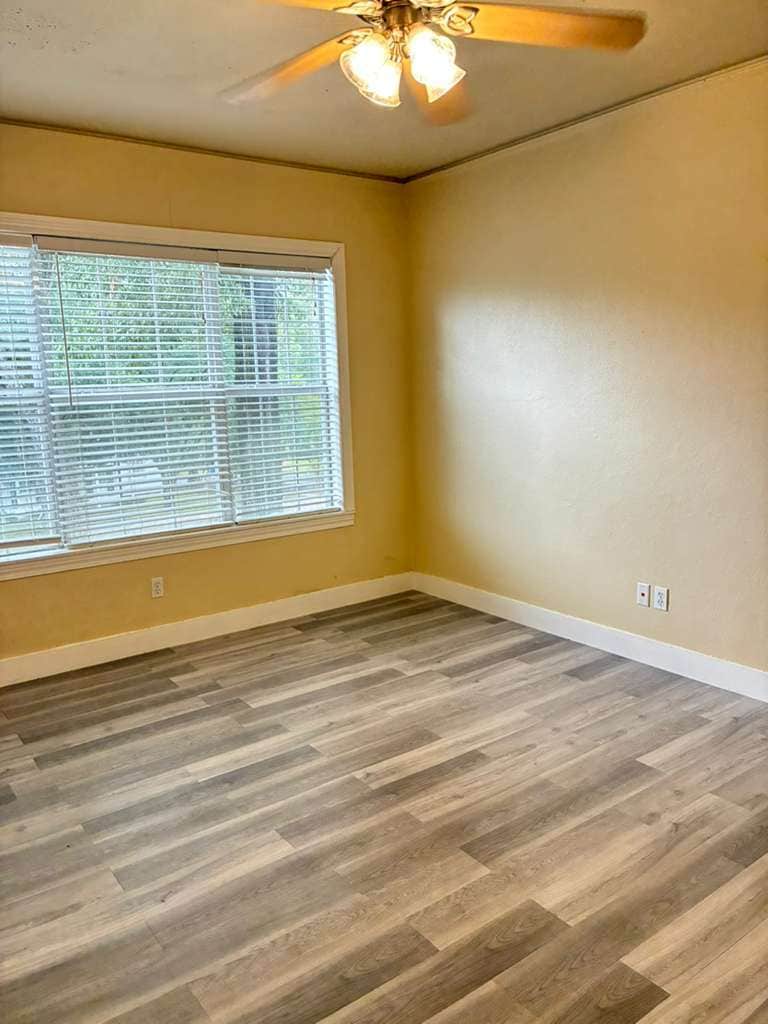 Building Photo - 1209 E Fortification St