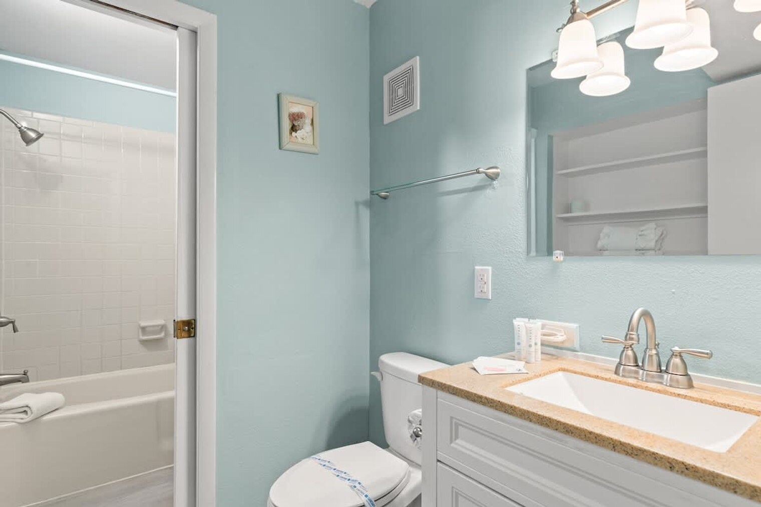 Building Photo - 8743 Thomas Dr