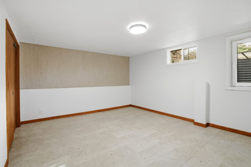 Building Photo - 5845 NE 30th Ave