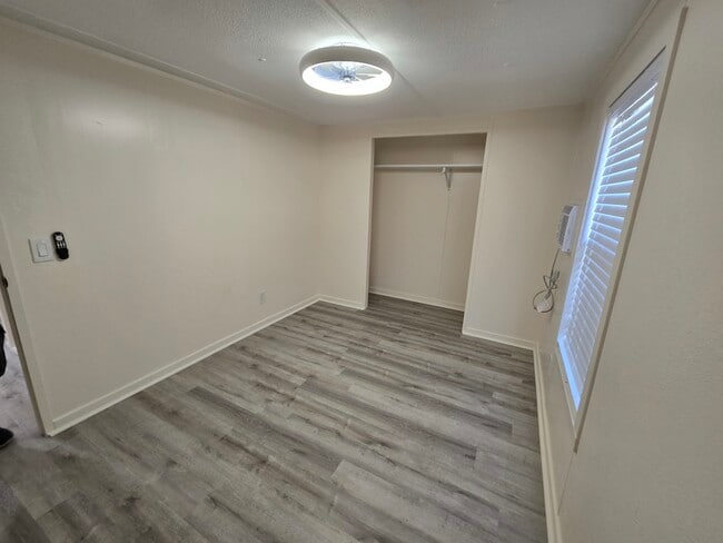 Building Photo - 960 N Rock Crusher Rd