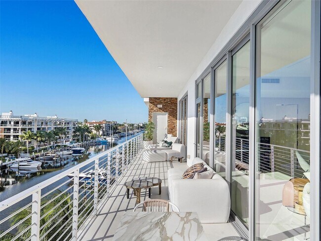 Building Photo - 21 Isle of Venice Dr