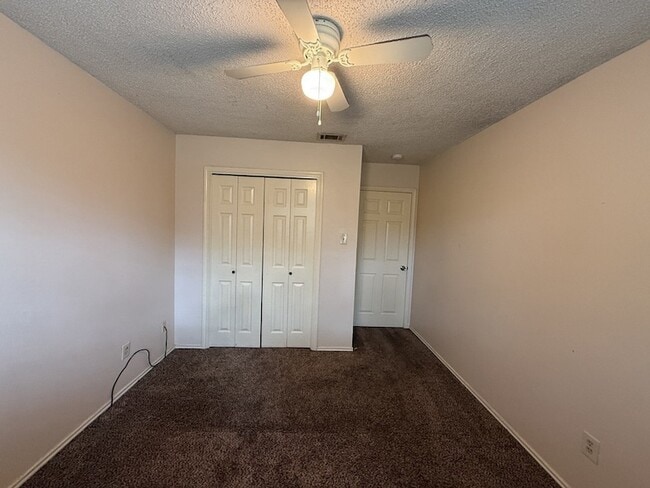 Building Photo - 816 Summit Dr