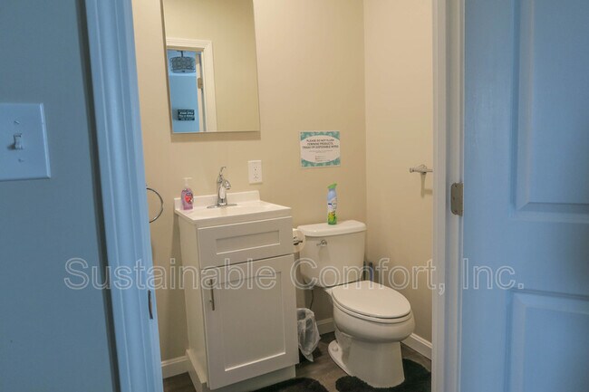 Building Photo - 44 Gage St