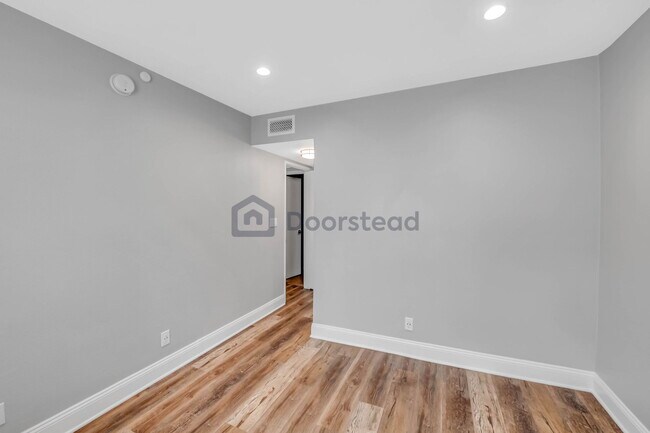 Building Photo - 9950 Topanga Canyon Blvd