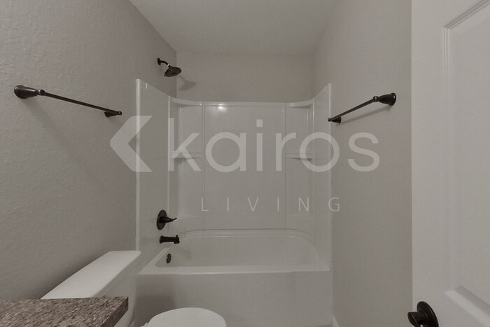 Building Photo - 820 Marion Oaks Manor