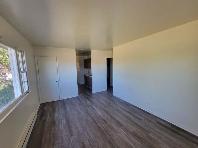 Building Photo - 518 W Florida St