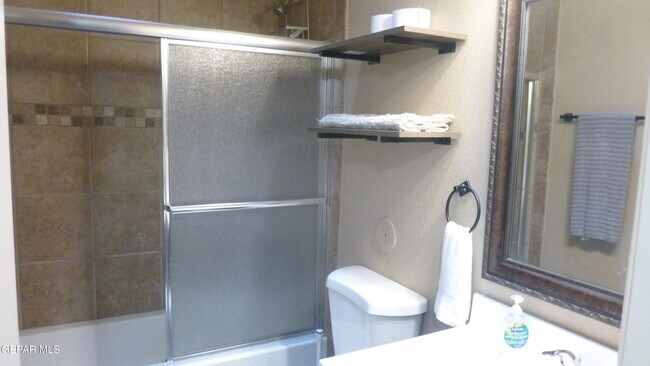 Building Photo - 14229 English Point Ave