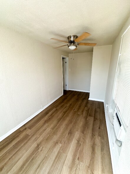 Building Photo - 311 W Malone Ave