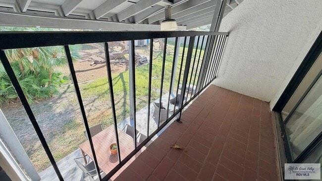 Building Photo - 322 McFadden Dr