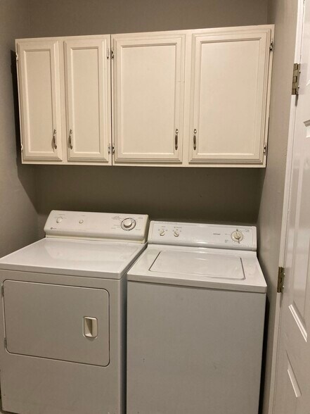 Building Photo - 2963 W Riverridge Dr