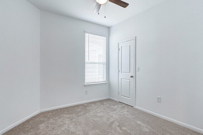 Building Photo - 17610 Calabash Dr