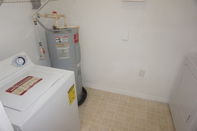 Building Photo - Newly Remodeled 1/1 in Serenata @ Metrowest