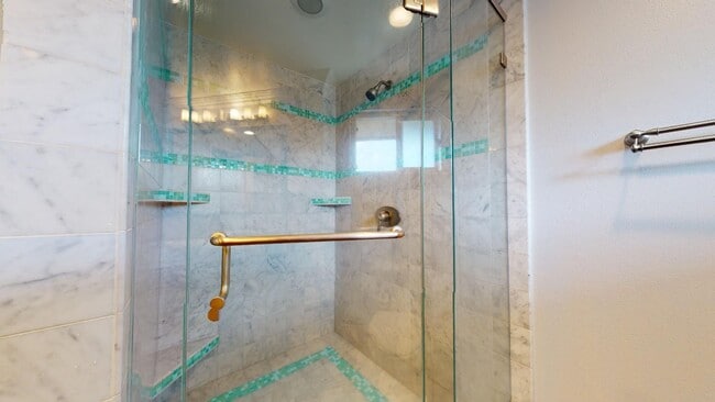 Building Photo - Beautiful 4 bedroom 3 bath House in Manhattan Beach