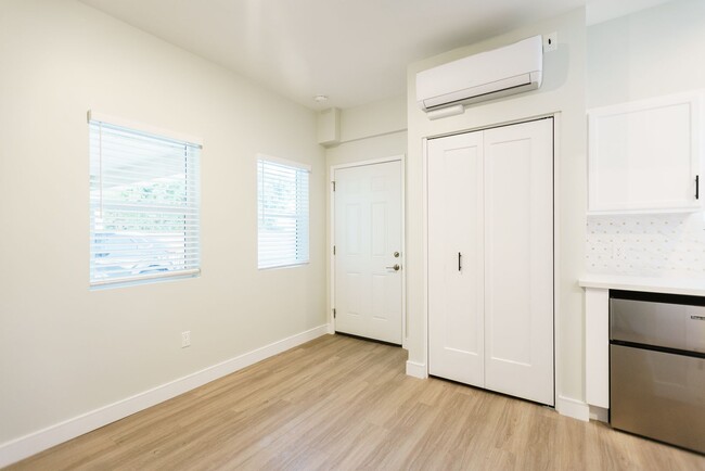 Interior Photo - 11937 Avon Way